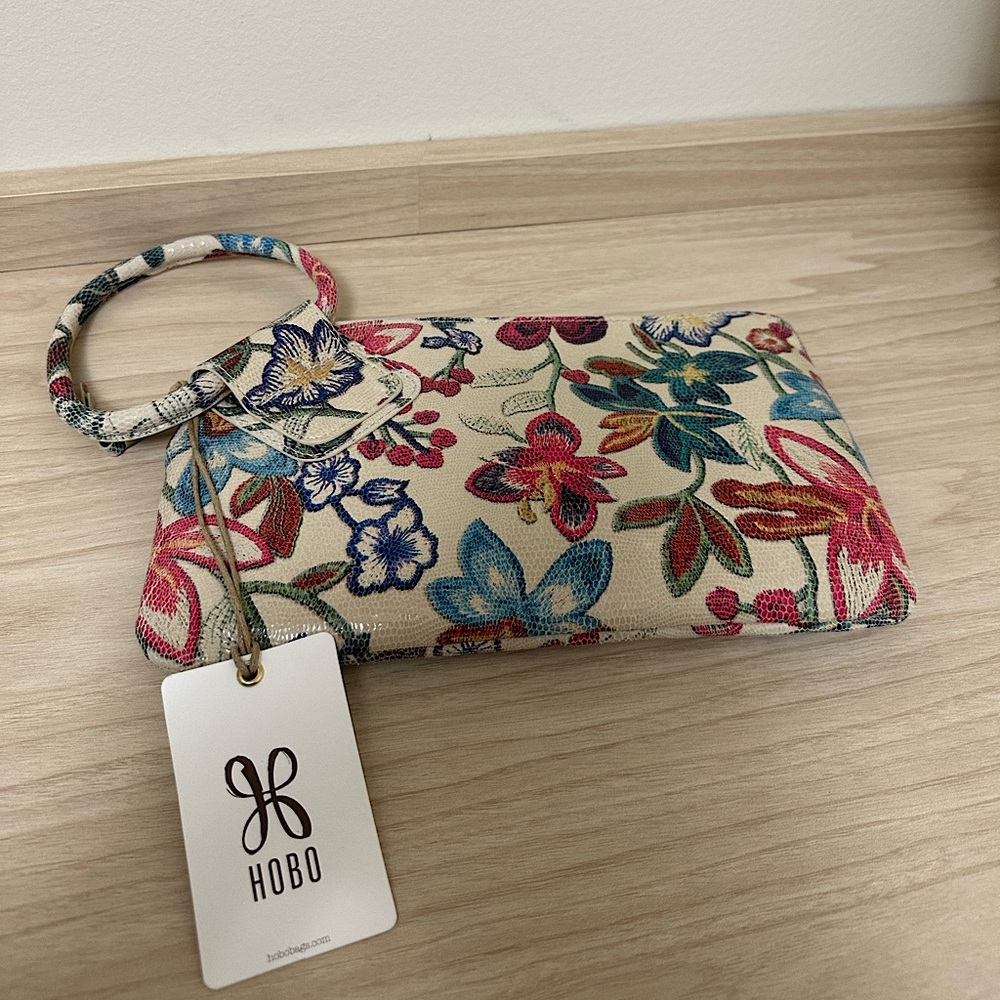 Hobo Sable Clutch